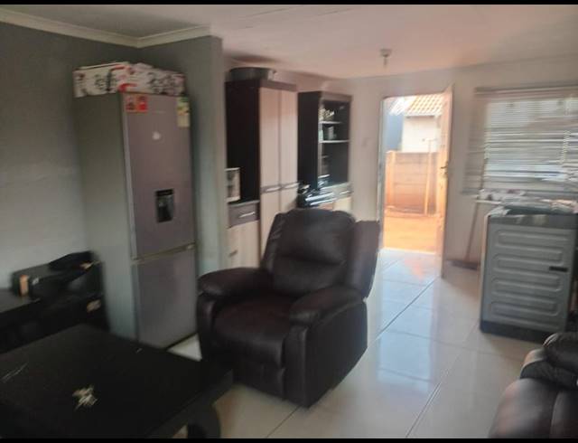 2 BEDROOM HOUSE FOR SALE IN VOSLOORUS EXT
